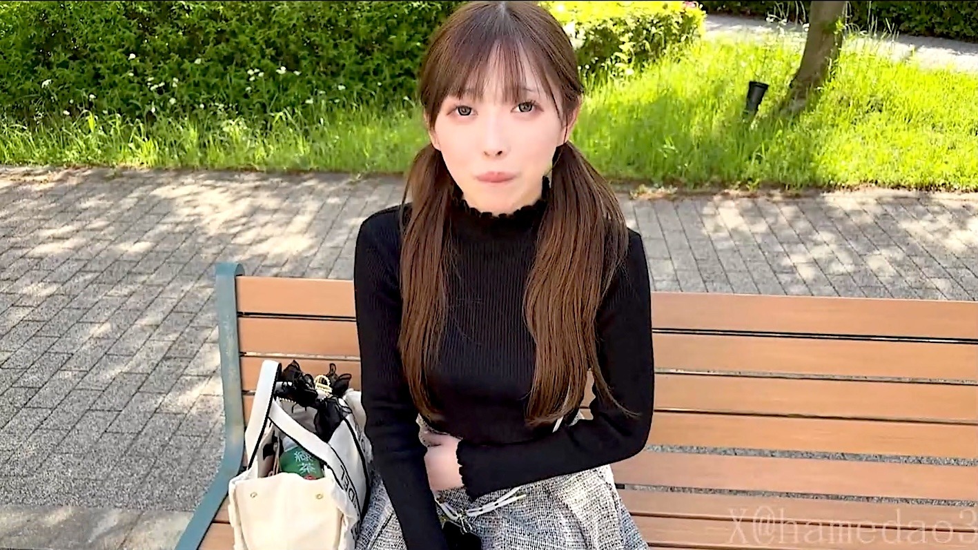 FC2-PPV-4692848 顔出し「オナニーは足ピン派…」